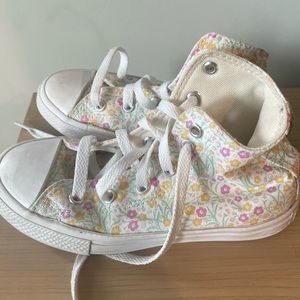 Floral Converse
